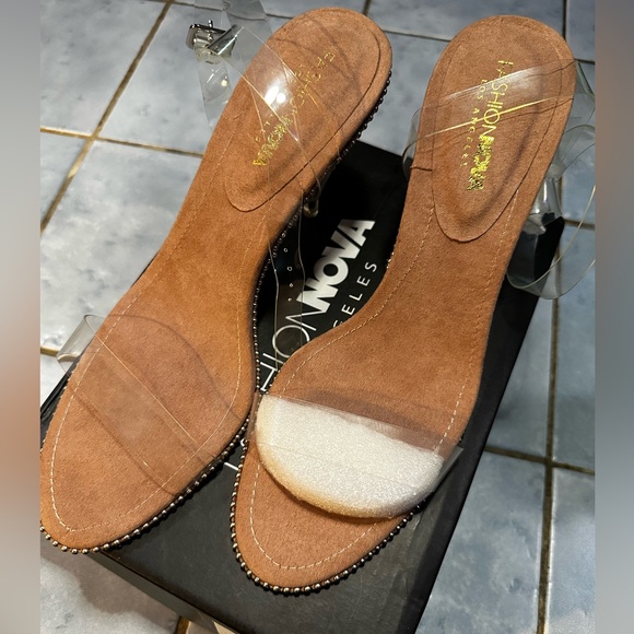 FashionNova Open Toe Heels with Clear Heel and Ankle Straps - Picture 4 of 4